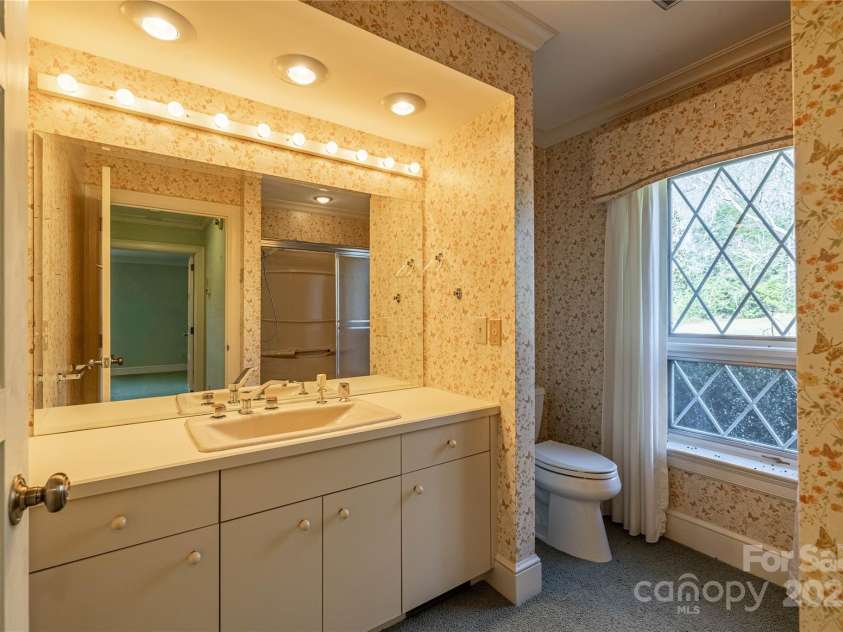 2505 Morganton Boulevard, Lenoir, NC 28645.  MLS# CAR4275893, YatesRealty ID 1777. 