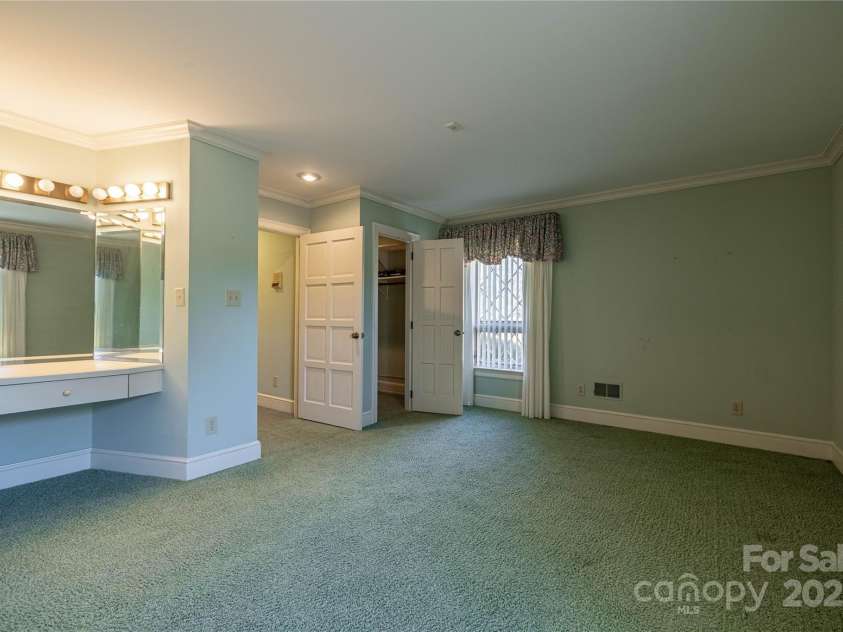 2505 Morganton Boulevard, Lenoir, NC 28645.  MLS# CAR4275893, YatesRealty ID 1777. 