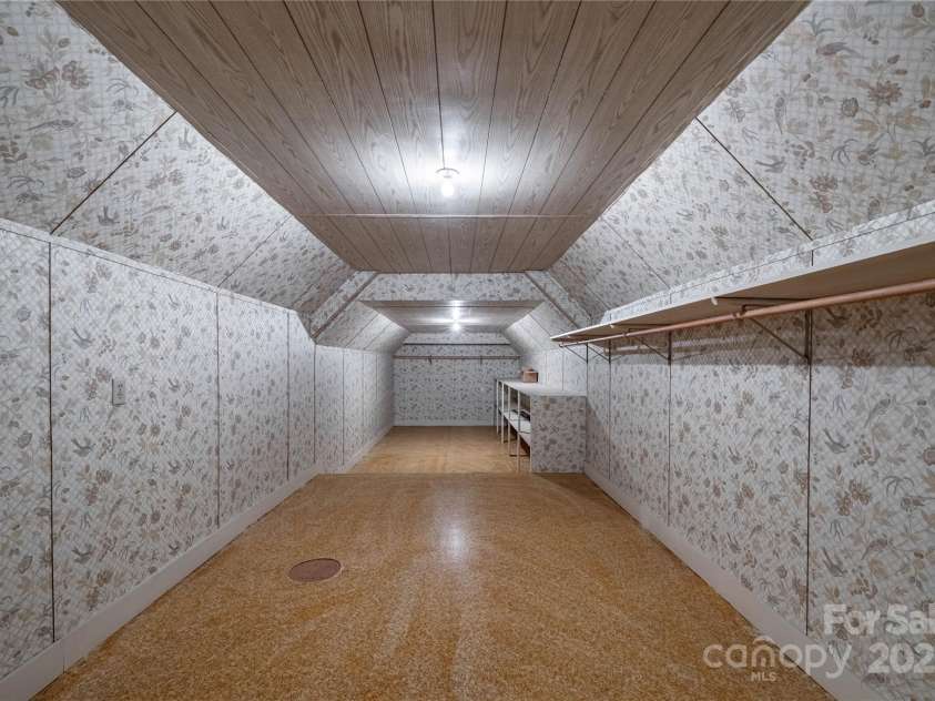 2505 Morganton Boulevard, Lenoir, NC 28645.  MLS# CAR4275893, YatesRealty ID 1777. 