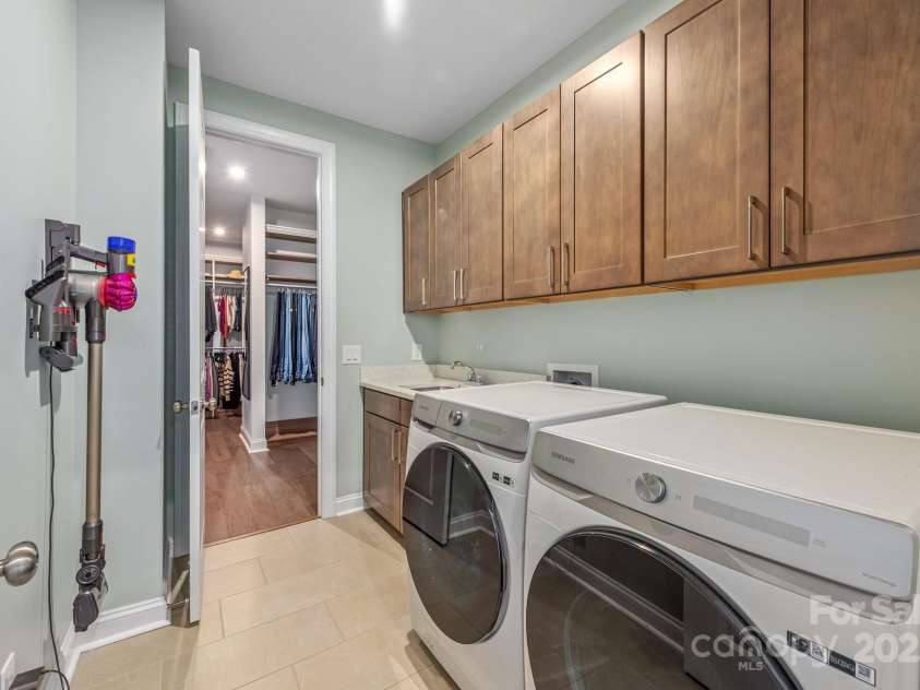 523 Meadow Ridge Drive, Belmont, NC 28012.  MLS# CAR4224710, YatesRealty ID 1777. 