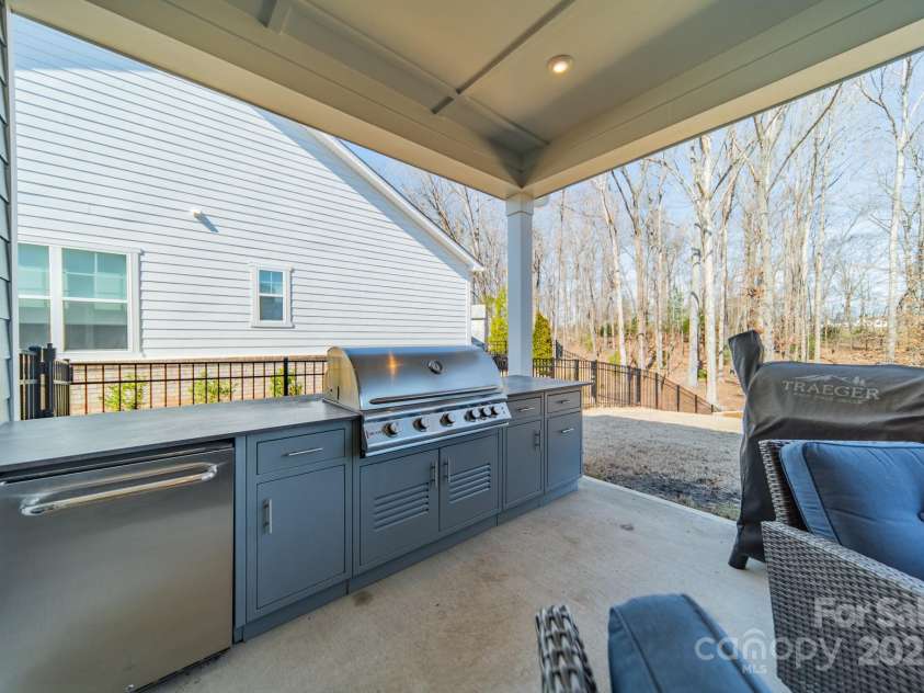 523 Meadow Ridge Drive, Belmont, NC 28012.  MLS# CAR4224710, YatesRealty ID 1777. 