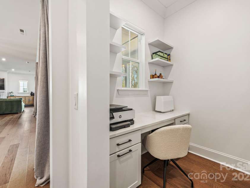 523 Meadow Ridge Drive, Belmont, NC 28012.  MLS# CAR4224710, YatesRealty ID 1777. Main level office space - so convenient