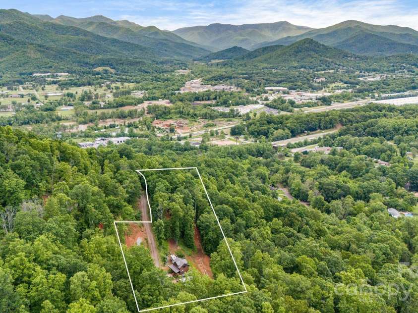 43 Dillingham Estates Trail, Swannanoa, NC 28778.  MLS# CAR4268035, YatesRealty ID 17770. 