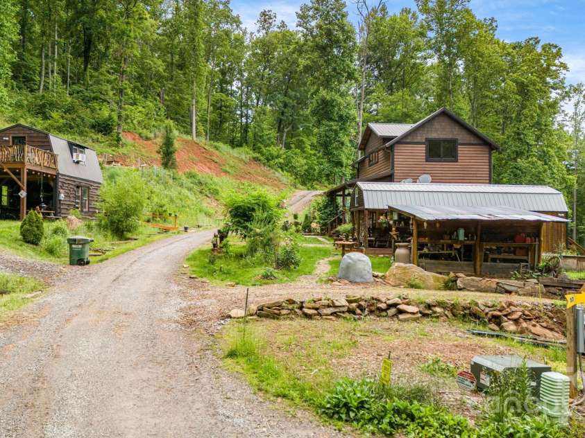 43 Dillingham Estates Trail, Swannanoa, NC 28778.  MLS# CAR4268035, YatesRealty ID 17770. 