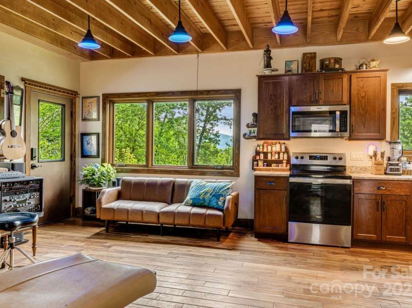 43 Dillingham Estates Trail, Swannanoa, NC 28778.  MLS# CAR4268035, YatesRealty ID 17770. 