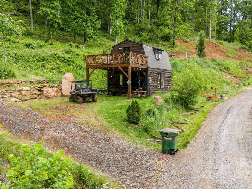 43 Dillingham Estates Trail, Swannanoa, NC 28778.  MLS# CAR4268035, YatesRealty ID 17770. 