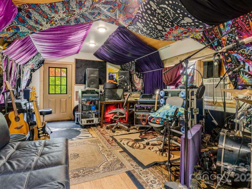 43 Dillingham Estates Trail, Swannanoa, NC 28778.  MLS# CAR4268035, YatesRealty ID 17770. 