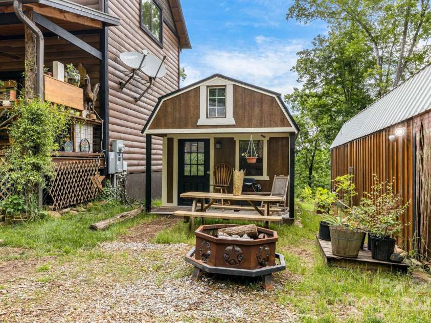 43 Dillingham Estates Trail, Swannanoa, NC 28778.  MLS# CAR4268035, YatesRealty ID 17770. 