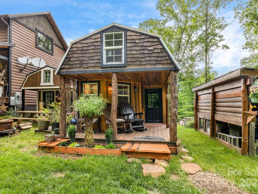 43 Dillingham Estates Trail, Swannanoa, NC 28778.  MLS# CAR4268035, YatesRealty ID 17770. 