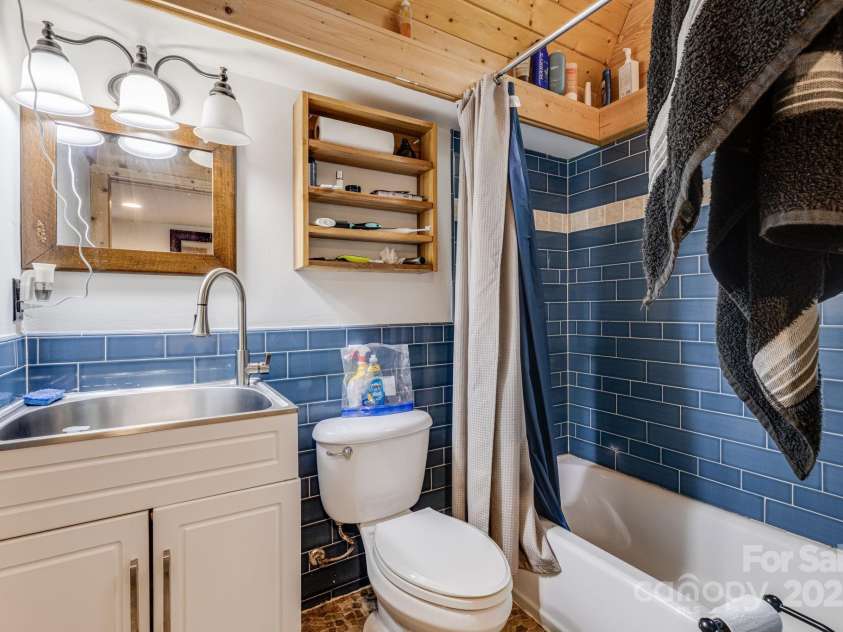 43 Dillingham Estates Trail, Swannanoa, NC 28778.  MLS# CAR4268035, YatesRealty ID 17770. 