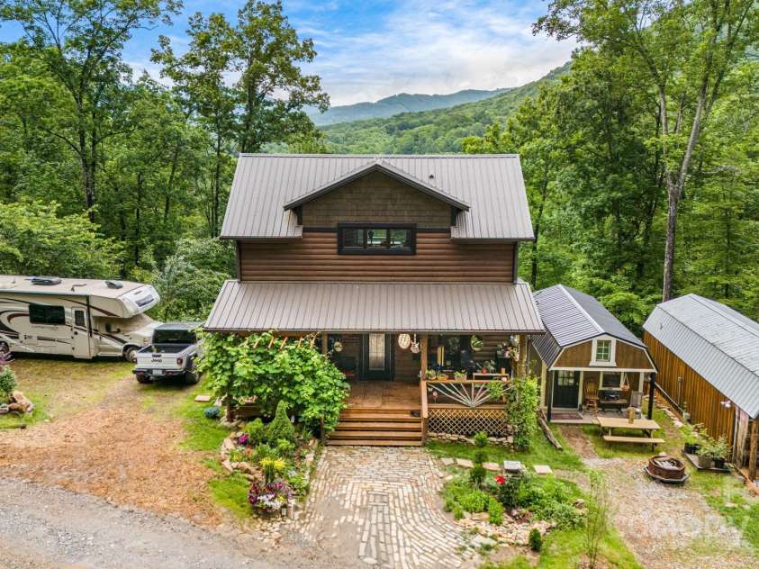 43 Dillingham Estates Trail, Swannanoa, NC 28778.  MLS# CAR4268035, YatesRealty ID 17770. 