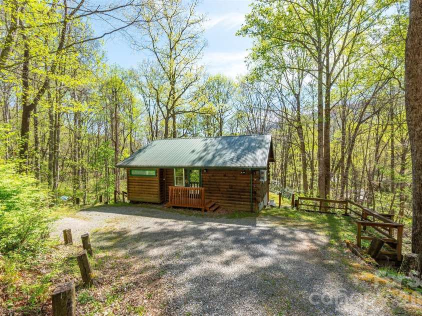 196 Friar Tuck Lane, Maggie Valley, NC 28751.  MLS# CAR4361658, YatesRealty ID 17771. 
