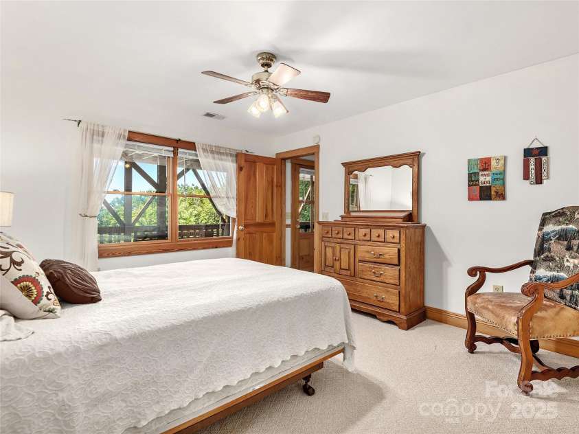 505 Middle Top Loop, Maggie Valley, NC 28751.  MLS# CAR4266186, YatesRealty ID 17772. 