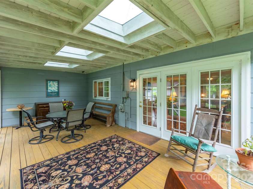 212 Vance Avenue, Black Mountain, NC 28711.  MLS# CAR4258310, YatesRealty ID 17773. 