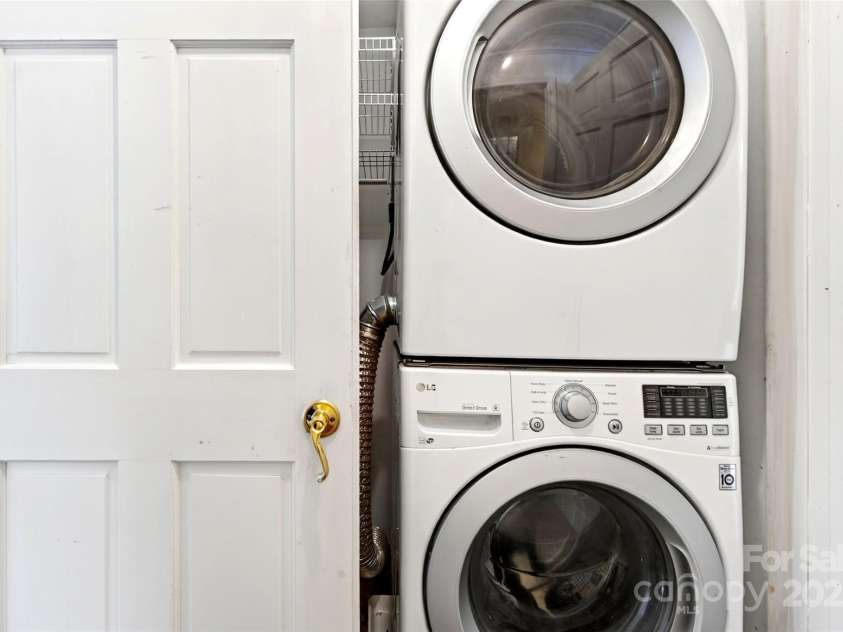 212 Vance Avenue, Black Mountain, NC 28711.  MLS# CAR4258310, YatesRealty ID 17773. 