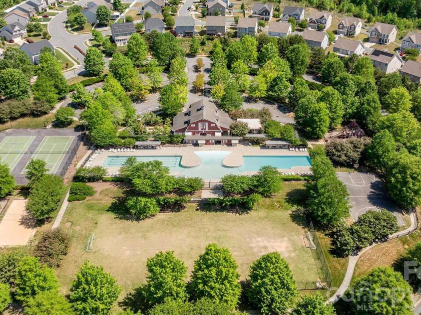 10809 Traders Court, Davidson, NC 28036.  MLS# CAR4376076, YatesRealty ID 17775. 