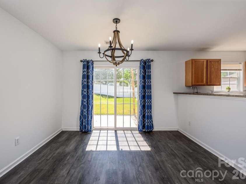 10809 Traders Court, Davidson, NC 28036.  MLS# CAR4376076, YatesRealty ID 17775. Dining Room