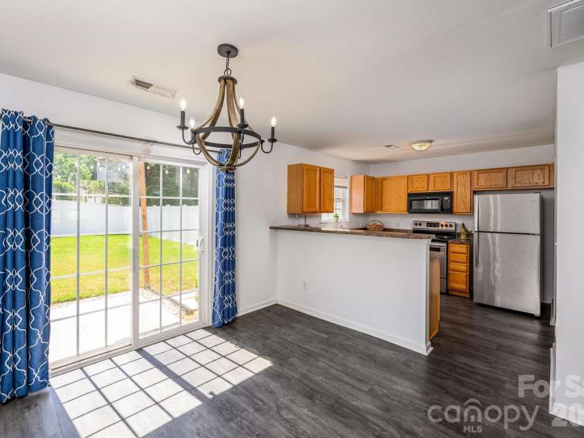 10809 Traders Court, Davidson, NC 28036.  MLS# CAR4376076, YatesRealty ID 17775. Dining Room
