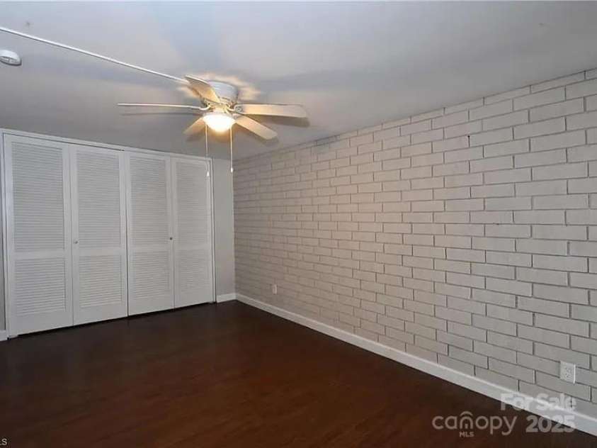 1807 Hawthorne Road, Winston Salem, NC 27103.  MLS# CAR4266203, YatesRealty ID 17775. Primary Bedroom