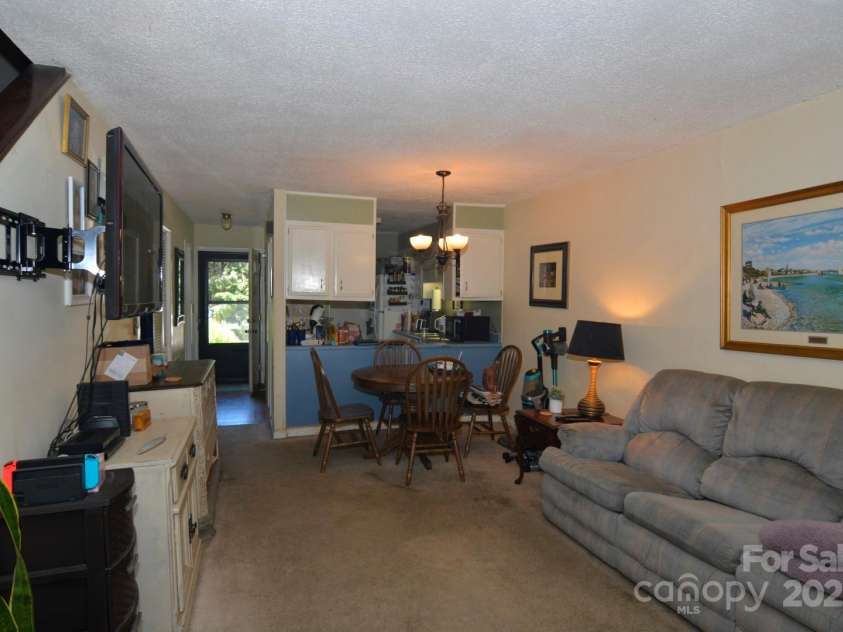 141 Colony Drive, Arden, NC 28704.  MLS# CAR4268154, YatesRealty ID 17777. 