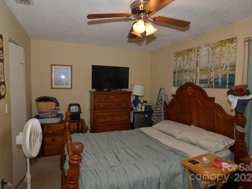 141 Colony Drive, Arden, NC 28704.  MLS# CAR4268154, YatesRealty ID 17777. 