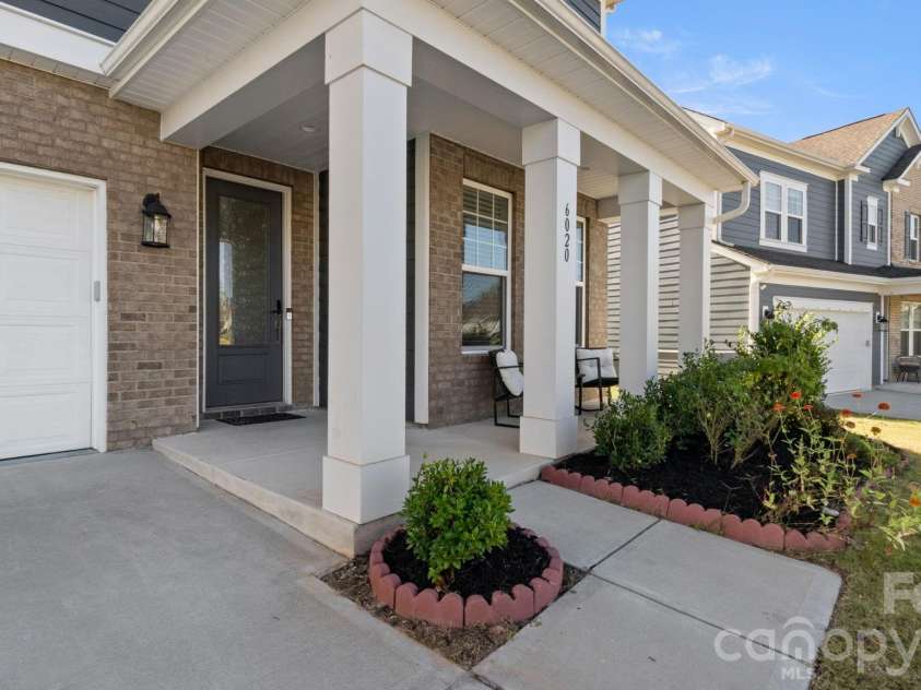 6020 Sayles Way, Fort Mill, SC 29715.  MLS# CAR4377290, YatesRealty ID 17778. 