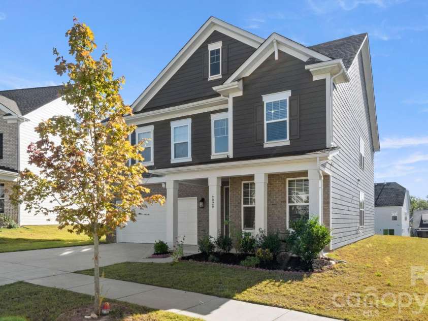 6020 Sayles Way, Fort Mill, SC 29715.  MLS# CAR4377290, YatesRealty ID 17778. 