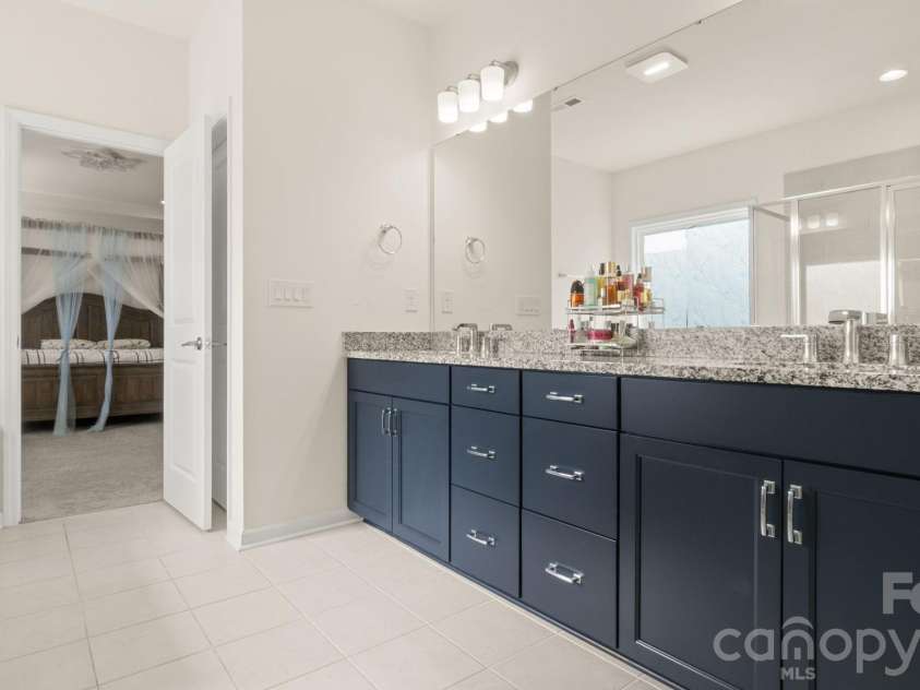 6020 Sayles Way, Fort Mill, SC 29715.  MLS# CAR4377290, YatesRealty ID 17778. 