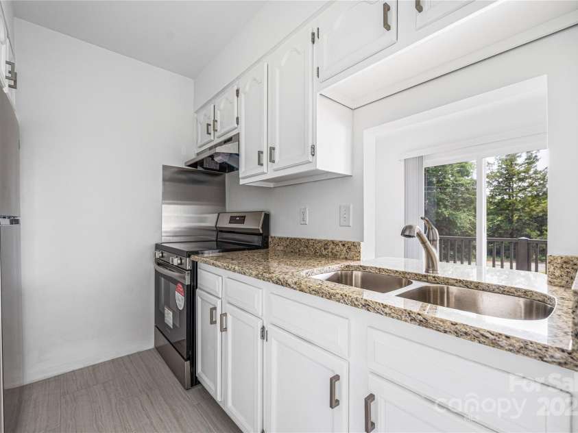 7903 Impala Lane, Charlotte, NC 28216.  MLS# CAR4268117, YatesRealty ID 17779. 