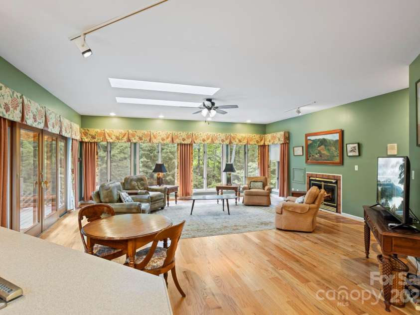 100 Elmridge Drive, Flat Rock, NC 28731.  MLS# CAR4218892, YatesRealty ID 1778. 