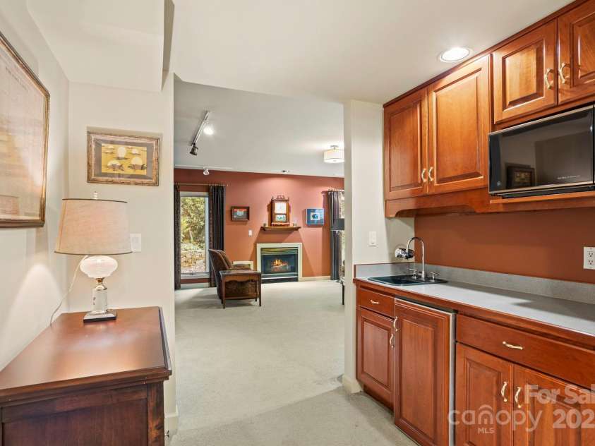 100 Elmridge Drive, Flat Rock, NC 28731.  MLS# CAR4218892, YatesRealty ID 1778. 