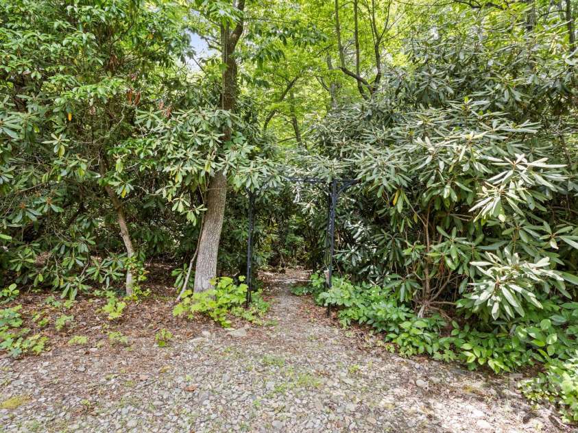 100 Elmridge Drive, Flat Rock, NC 28731.  MLS# CAR4218892, YatesRealty ID 1778. 