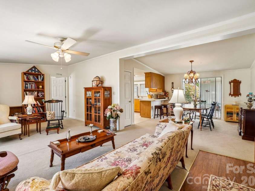 10 June Lane, Hendersonville, NC 28792.  MLS# CAR4377201, YatesRealty ID 17780. 