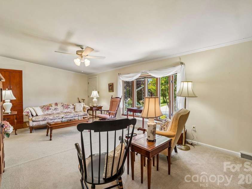 10 June Lane, Hendersonville, NC 28792.  MLS# CAR4377201, YatesRealty ID 17780. 