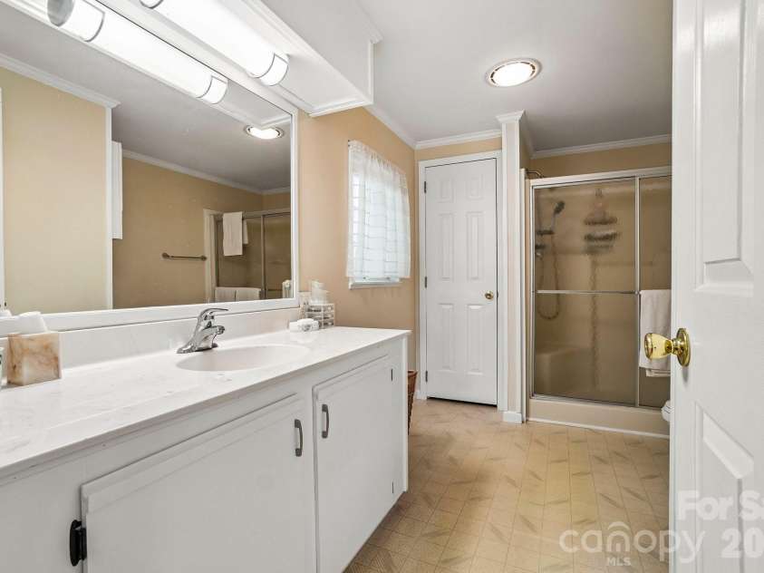 10 June Lane, Hendersonville, NC 28792.  MLS# CAR4377201, YatesRealty ID 17780. 