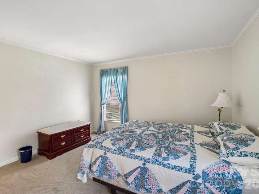10 June Lane, Hendersonville, NC 28792.  MLS# CAR4377201, YatesRealty ID 17780. 