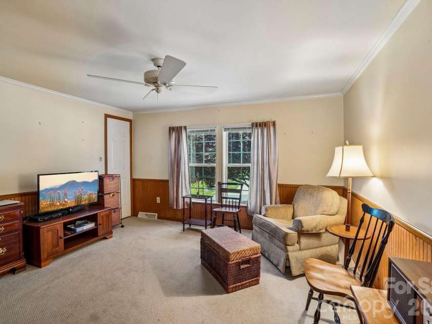 10 June Lane, Hendersonville, NC 28792.  MLS# CAR4377201, YatesRealty ID 17780. 