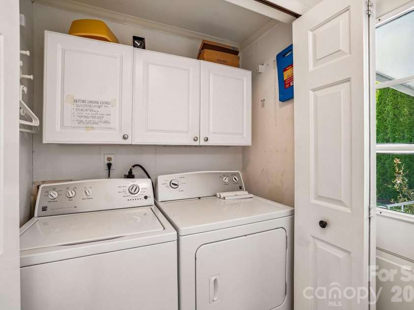10 June Lane, Hendersonville, NC 28792.  MLS# CAR4377201, YatesRealty ID 17780. 