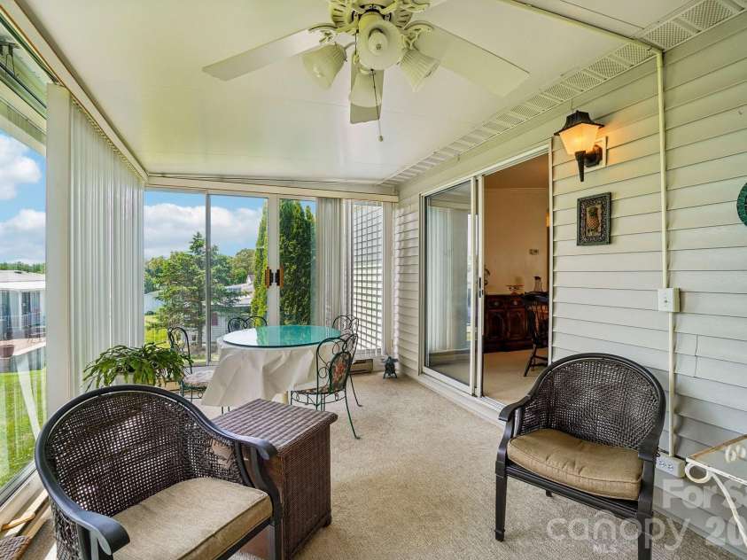 10 June Lane, Hendersonville, NC 28792.  MLS# CAR4377201, YatesRealty ID 17780. 
