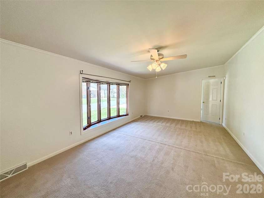 10 June Lane, Hendersonville, NC 28792.  MLS# CAR4377201, YatesRealty ID 17780. 