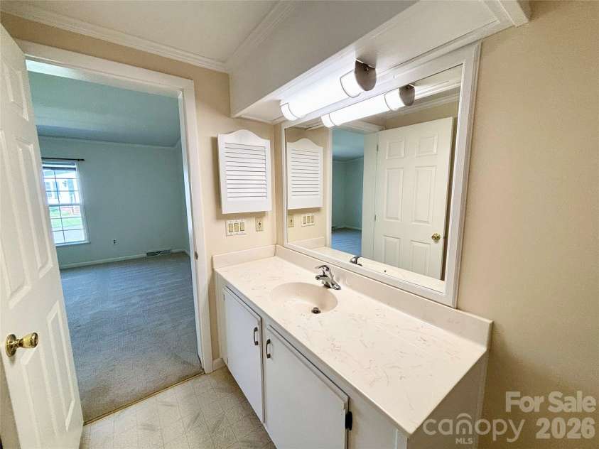 10 June Lane, Hendersonville, NC 28792.  MLS# CAR4377201, YatesRealty ID 17780. 