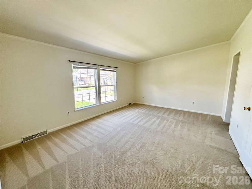 10 June Lane, Hendersonville, NC 28792.  MLS# CAR4377201, YatesRealty ID 17780. 