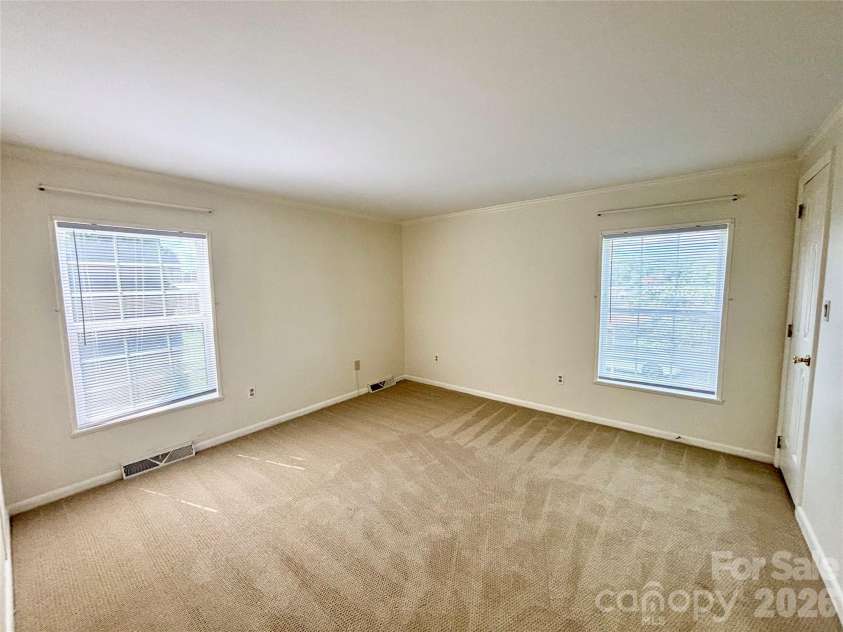 10 June Lane, Hendersonville, NC 28792.  MLS# CAR4377201, YatesRealty ID 17780. 