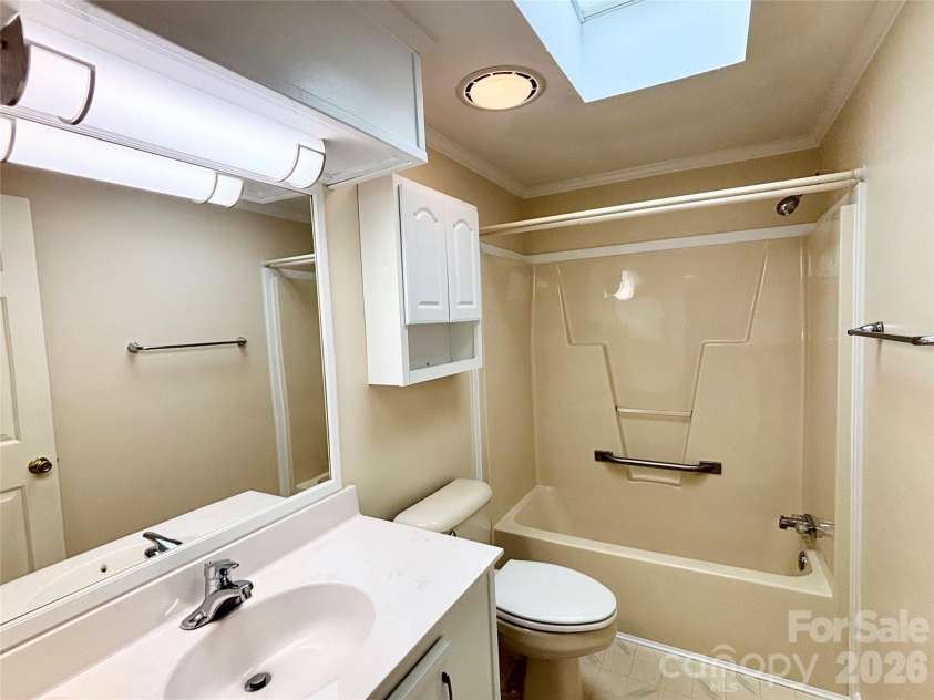10 June Lane, Hendersonville, NC 28792.  MLS# CAR4377201, YatesRealty ID 17780. 