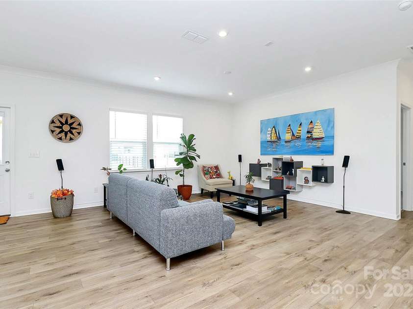 13140 Sudwick Lane, Charlotte, NC 28278.  MLS# CAR4266826, YatesRealty ID 17780. 