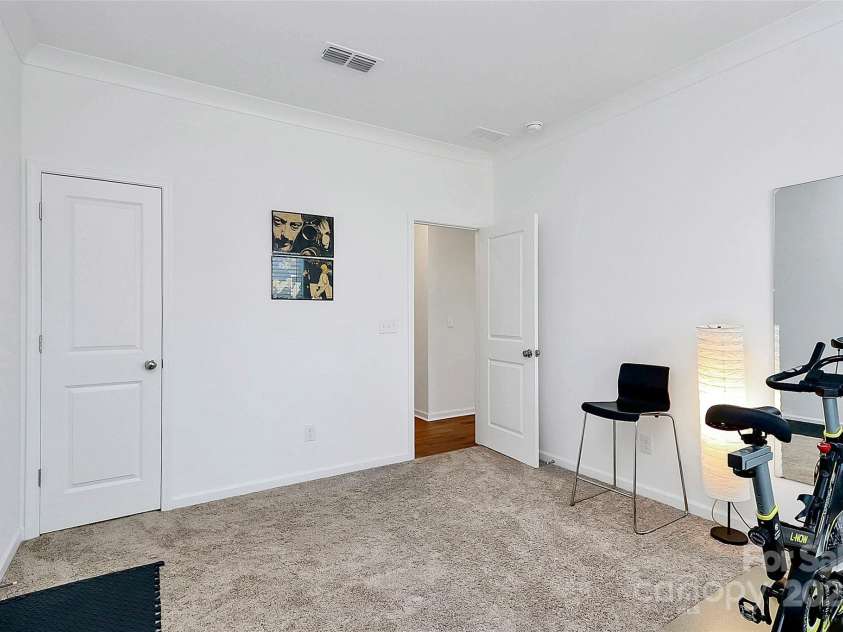 13140 Sudwick Lane, Charlotte, NC 28278.  MLS# CAR4266826, YatesRealty ID 17780. 