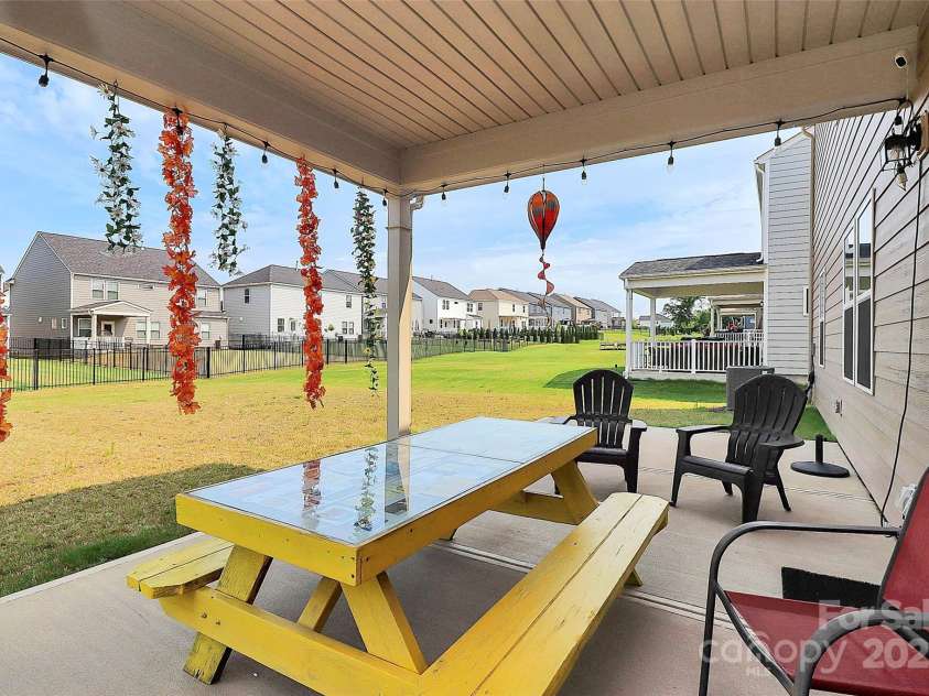 13140 Sudwick Lane, Charlotte, NC 28278.  MLS# CAR4266826, YatesRealty ID 17780. 