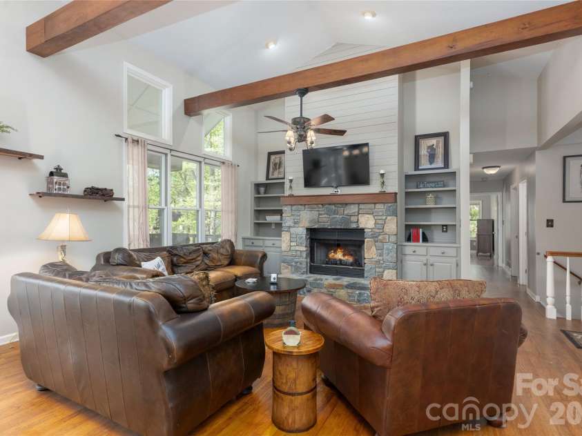 516 Cherokee Trace, Lake Toxaway, NC 28747.  MLS# CAR4377271, YatesRealty ID 17781. 
