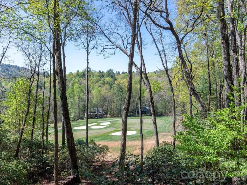 516 Cherokee Trace, Lake Toxaway, NC 28747.  MLS# CAR4377271, YatesRealty ID 17781. 