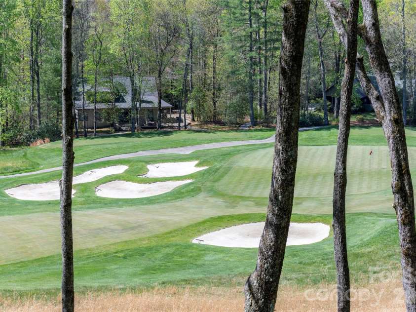 516 Cherokee Trace, Lake Toxaway, NC 28747.  MLS# CAR4377271, YatesRealty ID 17781. 